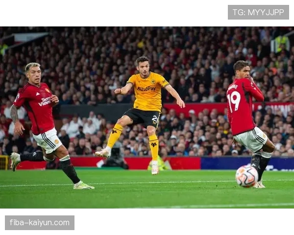 狼队前锋因累积黄牌停赛，将错过对阵诺丁汉森林的关键战